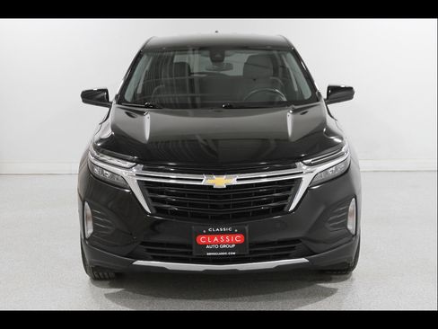 Used 2024 Chevrolet Equinox LT image 2