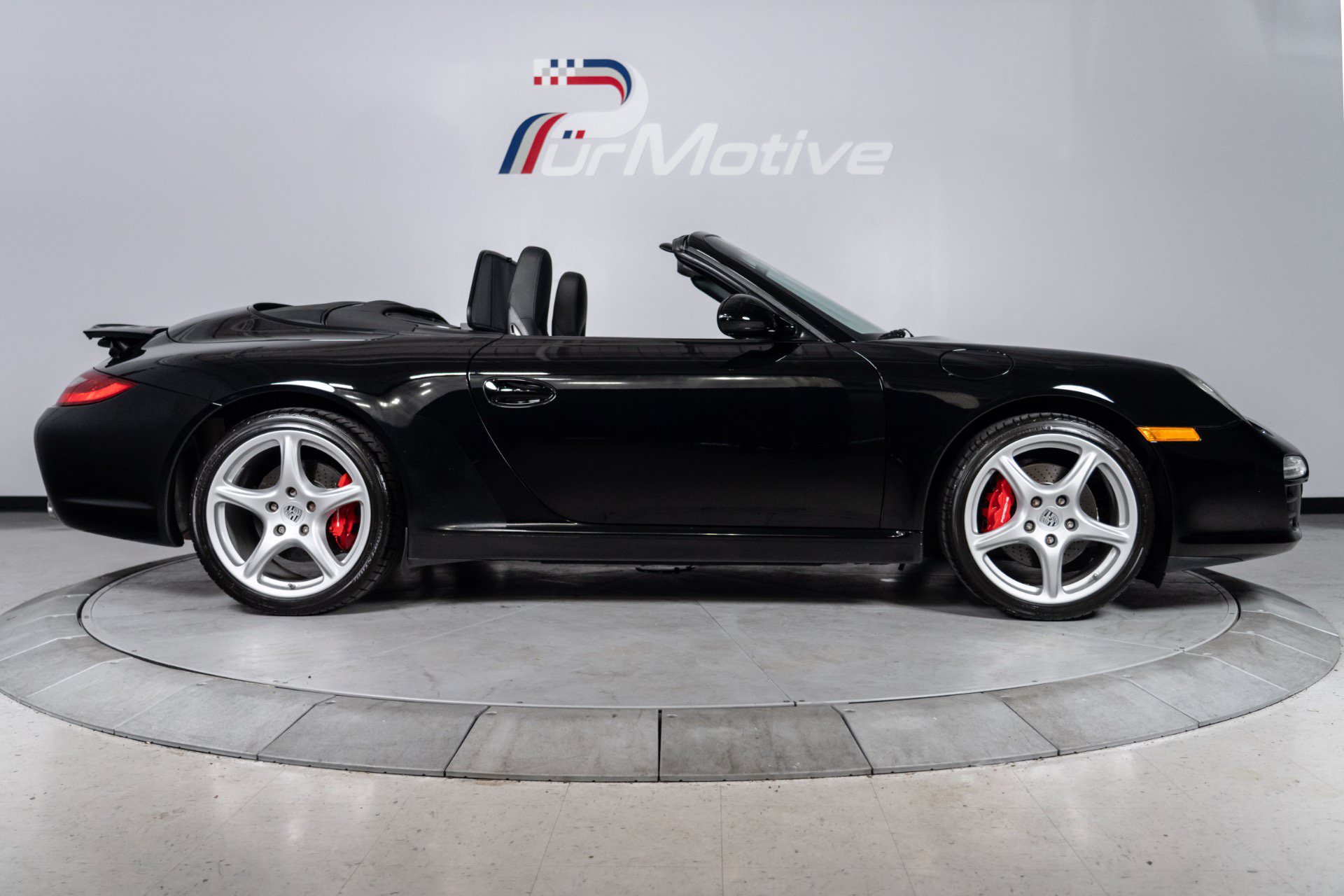 Used 2010 Porsche 911 Cabriolet image 11