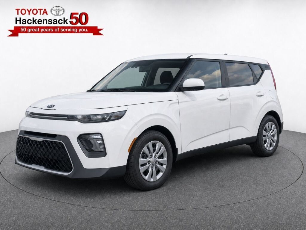 Used 2021 Kia Soul LX FWD image 2