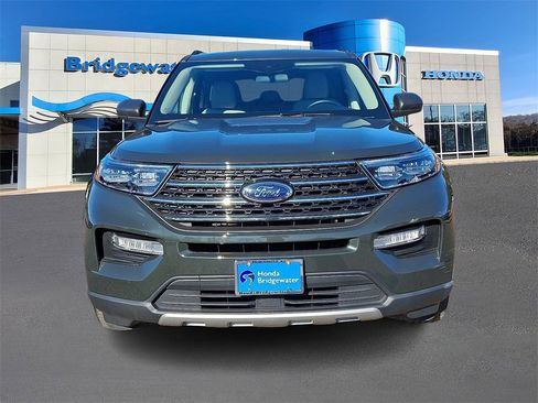 Used 2022 Ford Explorer XLT w/ Equipment Group 202A image 2