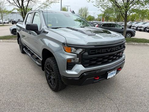 Used 2026 Chevrolet Silverado 1500 Custom Trail Boss w/ LPO, Dark Essentials Package AWD/4WD image 7