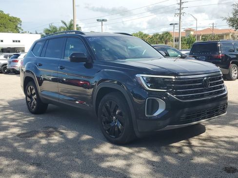 Certified 2026 Volkswagen Atlas SE w/ Black Wheel Package AWD/4WD image 2