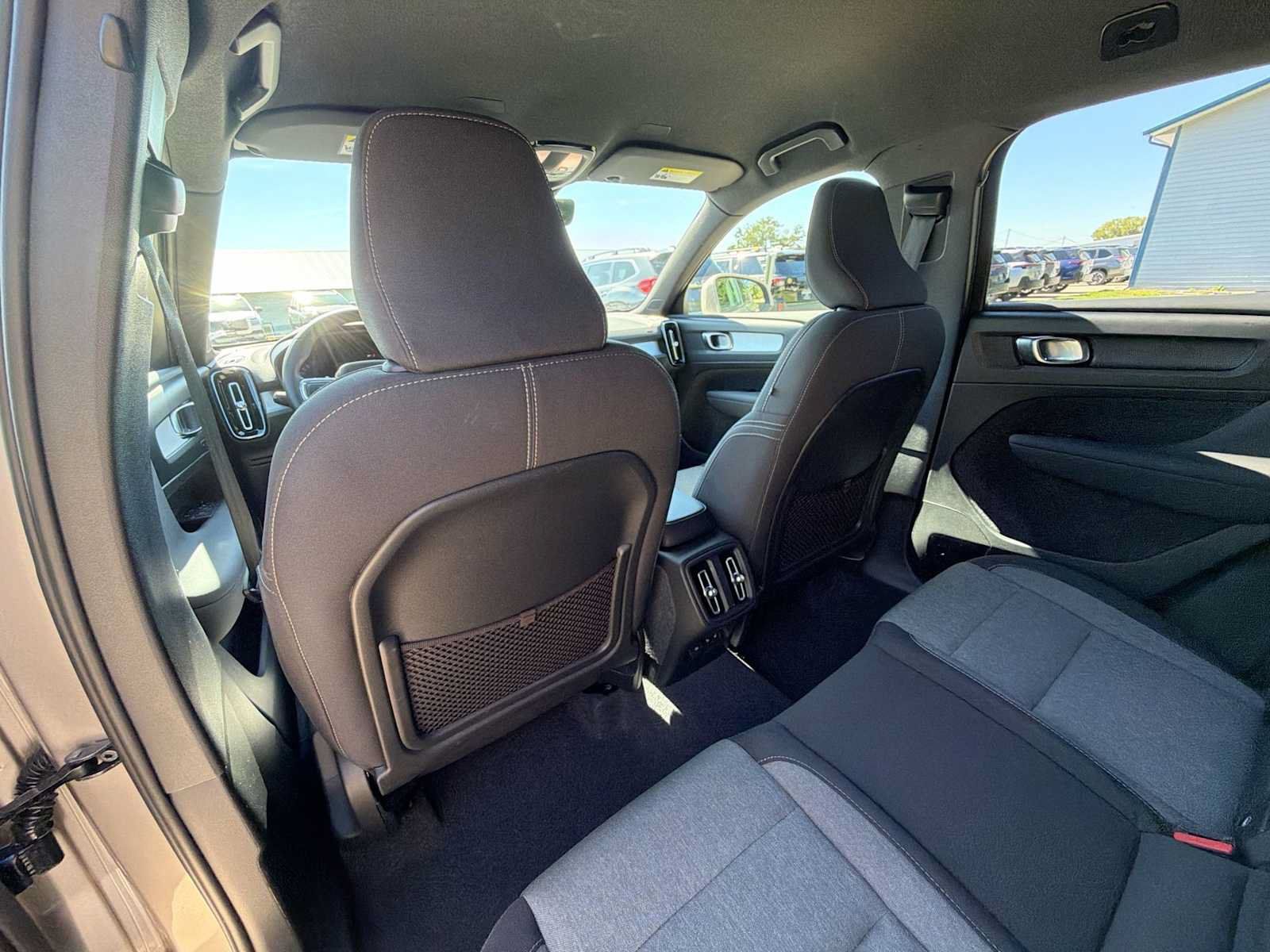 Used 2023 Volvo XC40 B5 Core w/ Convenience Package AWD/4WD image 15