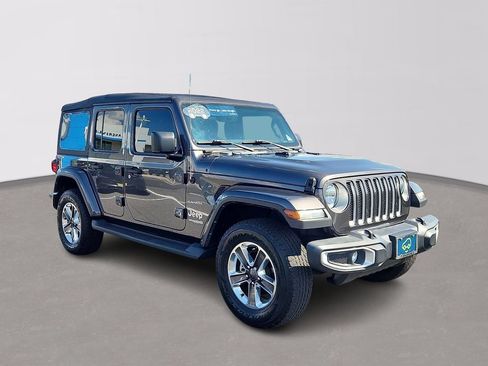 Used 2022 Jeep Wrangler Unlimited Sahara w/ Cold Weather Group AWD/4WD image 3