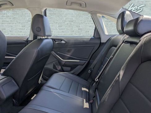Certified 2024 Volkswagen Jetta SE w/ Panoramic Sunroof Package FWD image 13