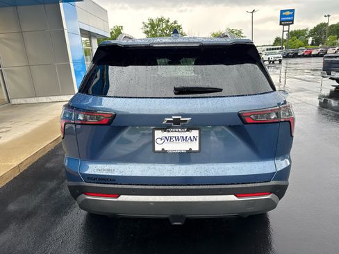 Used 2025 Chevrolet Equinox LT w/ Midnight Edition FWD image 8