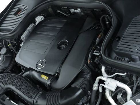 Used 2022 Mercedes-Benz GLC 300 4MATIC w/ Premium Package Lite image 9