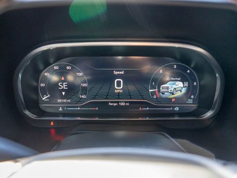 Certified 2024 GMC Yukon AT4 w/ AT4 Premium Package AWD/4WD image 25