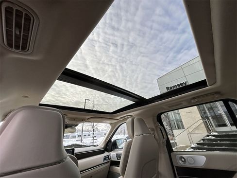 Used 2021 Lincoln Navigator Reserve w/ Luxury Package image 25