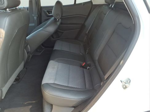 Used 2025 Chevrolet Trax LT FWD image 22