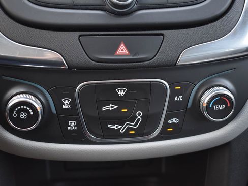 Used 2020 Chevrolet Equinox LS FWD image 10