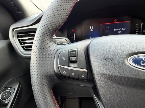 Used 2023 Ford Escape ST-Line image 11