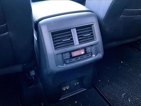 Used 2021 Volkswagen Atlas SEL Premium image 28