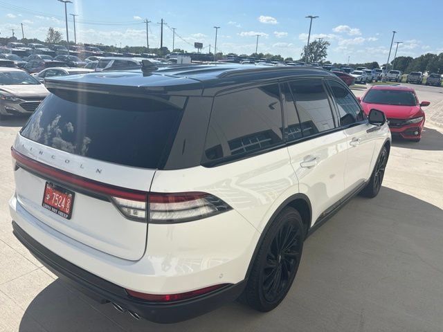 Used 2023 Lincoln Aviator Reserve w/ Equipment Group 201A RWD image 3