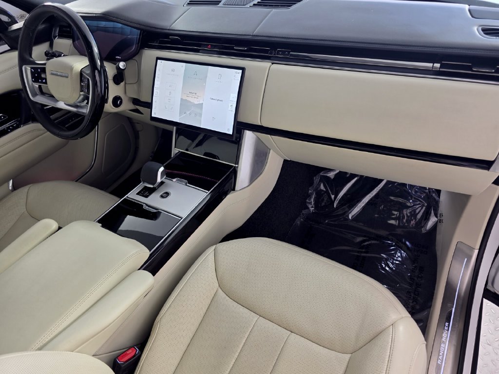 Used 2025 Land Rover Range Rover Long Wheelbase SE AWD/4WD image 30