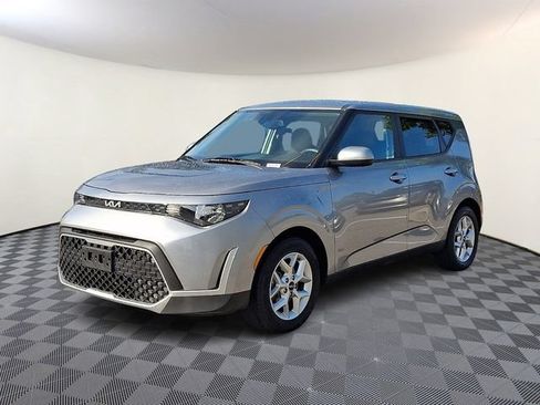 Certified 2023 Kia Soul S FWD image 3