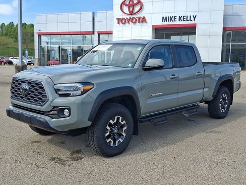 Certified 2022 Toyota Tacoma TRD Off-Road w/ TRD Premium Off Road Package AWD/4WD image 3