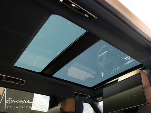 Used 2023 Land Rover Range Rover SV image 33