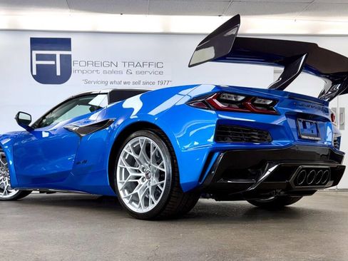 Used 2026 Chevrolet Corvette ZR1 w/ ZR1 Carbon Fiber Aero Package image 6