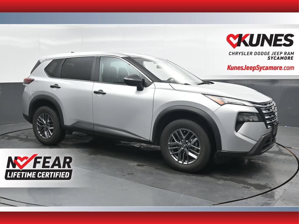 Used 2024 Nissan Rogue S AWD/4WD image 1