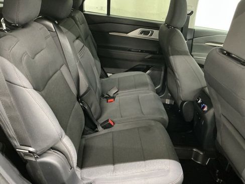 Used 2025 Ford Explorer Active image 18