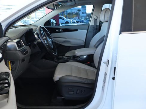 Used 2016 Kia Sorento SX image 15