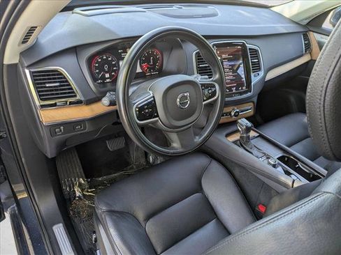 Used 2022 Volvo XC90 T6 Momentum w/ Advanced Package image 10