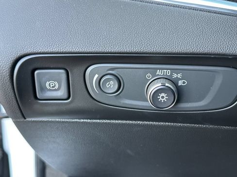 Used 2020 Buick Enclave Avenir w/ Avenir Technology Package AWD/4WD image 36
