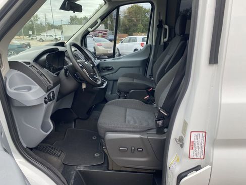 Used 2016 Ford Transit 150 XLT image 9