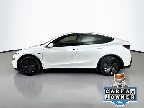 Used 2026 Tesla Model Y AWD image 6