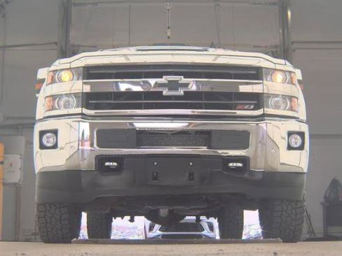 Used 2019 Chevrolet Silverado 2500 LTZ w/ Duramax Plus Package image 3