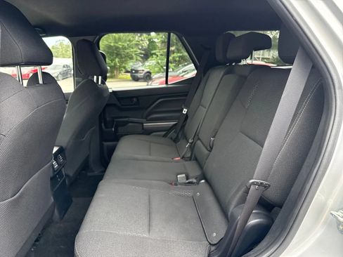 Used 2025 Toyota 4Runner SR5 AWD/4WD image 13