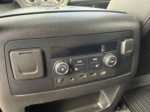 Used 2019 GMC Yukon XL Denali w/ Denali Ultimate Package image 24