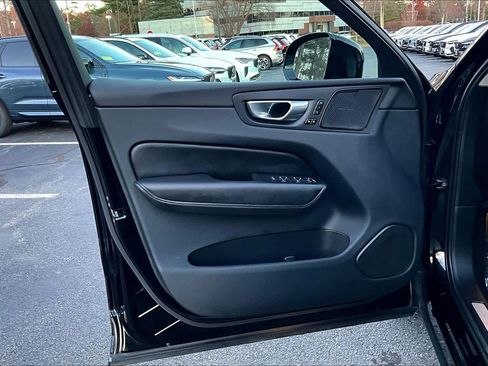 Certified 2024 Volvo XC60 B5 Plus w/ Protection Package Premier image 20