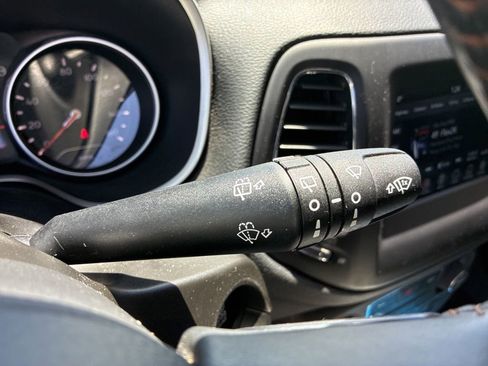 Used 2019 Jeep Compass Latitude w/ Popular Equipment Group FWD image 28