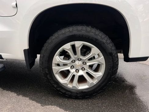 Used 2022 Chevrolet Silverado 1500 LTZ w/ Z71 Off-Road Package AWD/4WD image 38