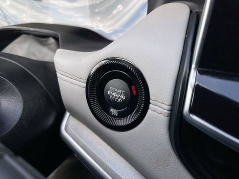 Used 2023 Jeep Compass Limited AWD/4WD image 17