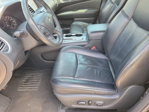 Used 2018 Nissan Pathfinder SL image 3