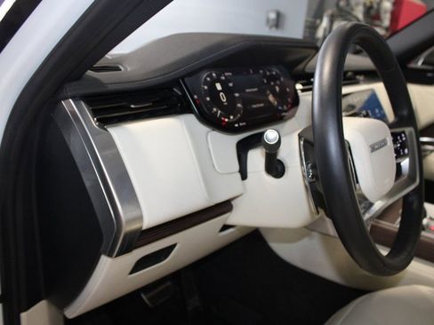 Used 2024 Land Rover Range Rover SE image 8