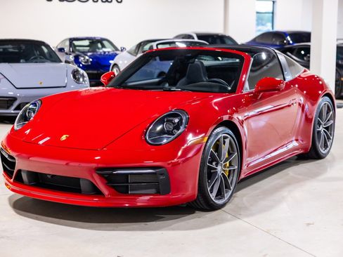 Used 2021 Porsche 911 Targa 4S Heritage Design image 12