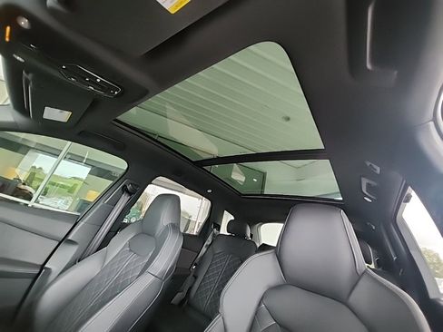 Used 2025 Audi SQ7 Prestige image 22