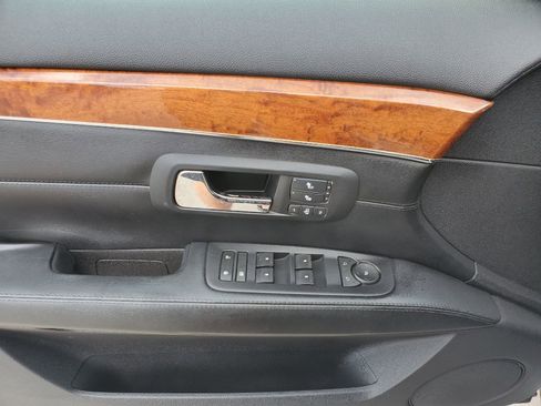 Used 2009 Cadillac SRX 2WD w/ Third Row Seating Package image 14