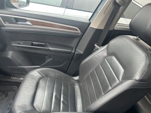Used 2019 Volkswagen Atlas SEL Premium image 16