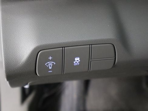 Used 2025 Hyundai Elantra SEL FWD image 22