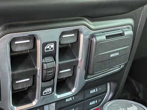 Used 2022 Jeep Wrangler Unlimited Rubicon w/ Trailer Tow Package AWD/4WD image 30