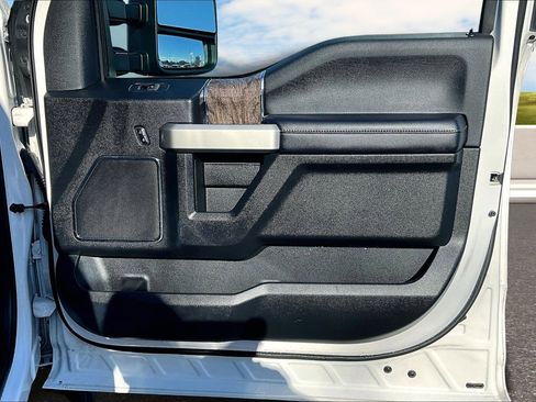 Used 2017 Ford F350 Lariat w/ Lariat Ultimate Package image 20