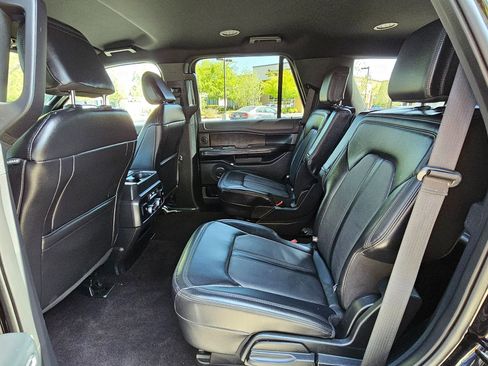 Used 2021 Ford Expedition Limited image 18