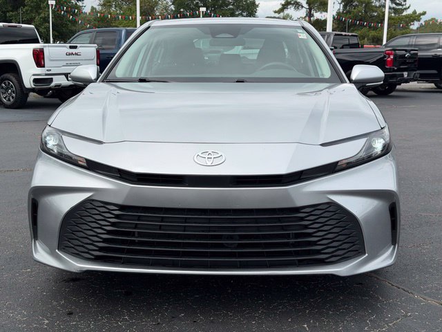 Used 2025 Toyota Camry LE FWD image 4
