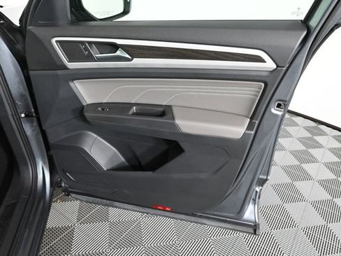 Certified 2023 Volkswagen Atlas SE w/ Panoramic Sunroof Package image 11