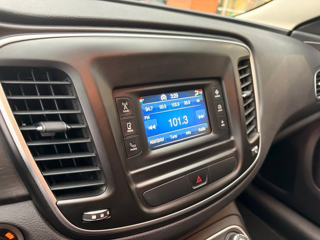 Used 2015 Chrysler 200 Limited w/ Convenience Group FWD image 22